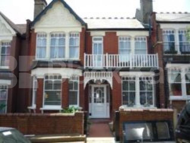 			NEWLY AVAILABLE, VIEWING ESSENTIAL, 2 Bedroom, 1 bath, 1 reception Flat			 Donovan Avenue, MUSWELL HILL N10